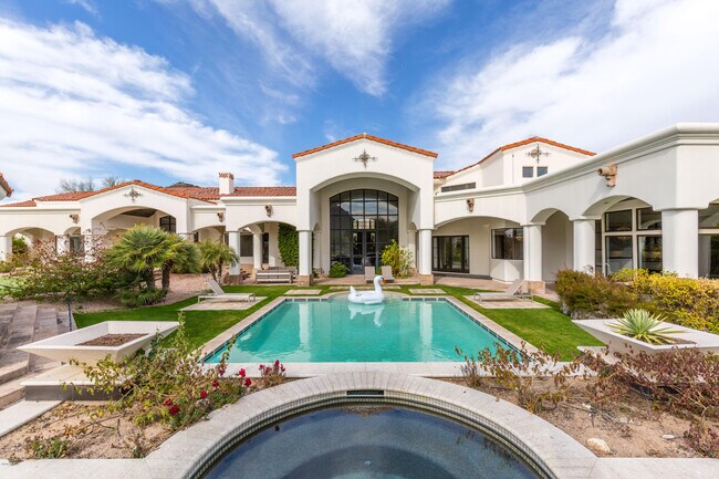 Foto del edificio - 6821 N 46th St