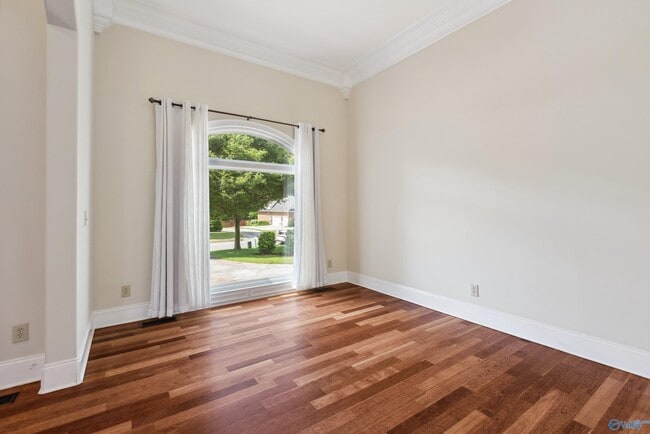 Foto del edificio - 121 Tidewater Dr
