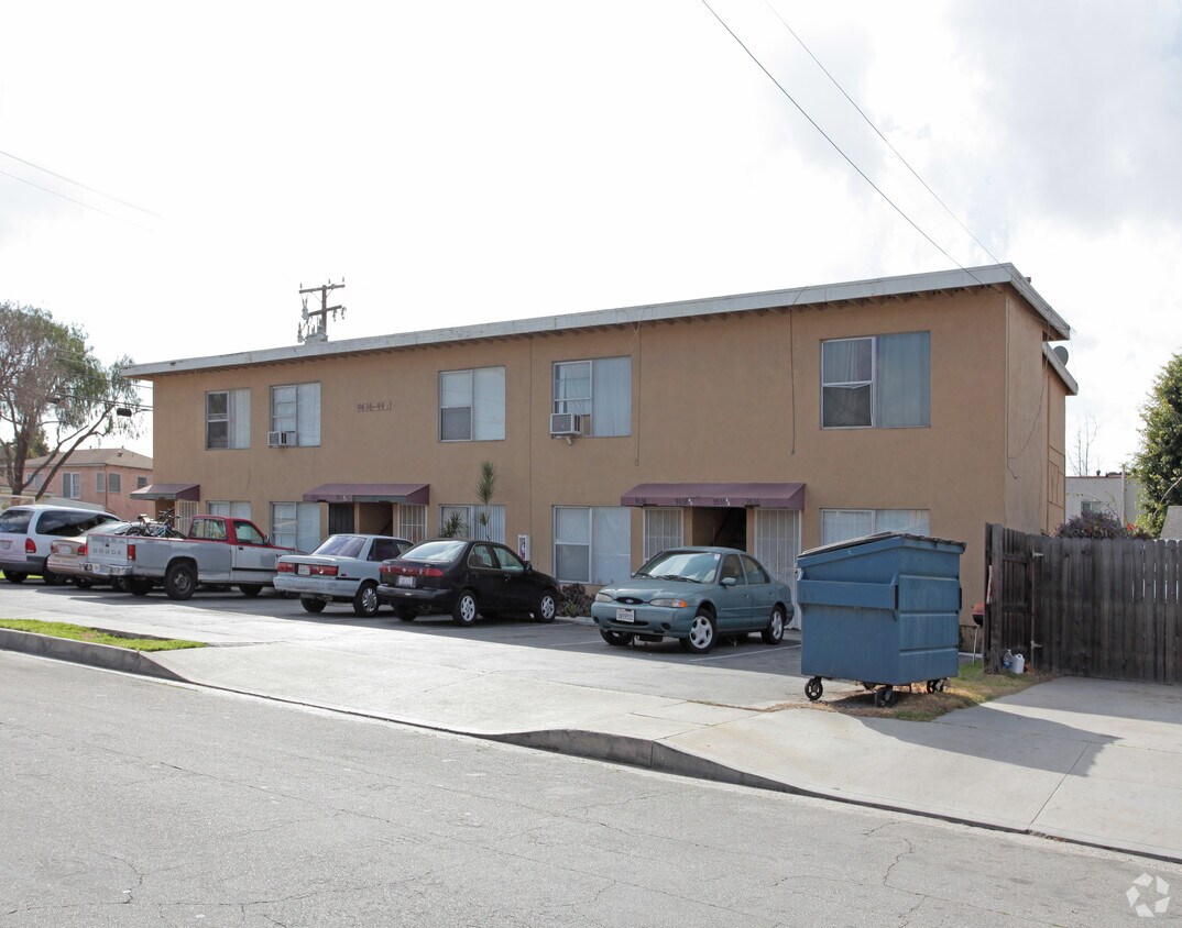 Foto del edificio - 9636-9644 1/2 Belmont St