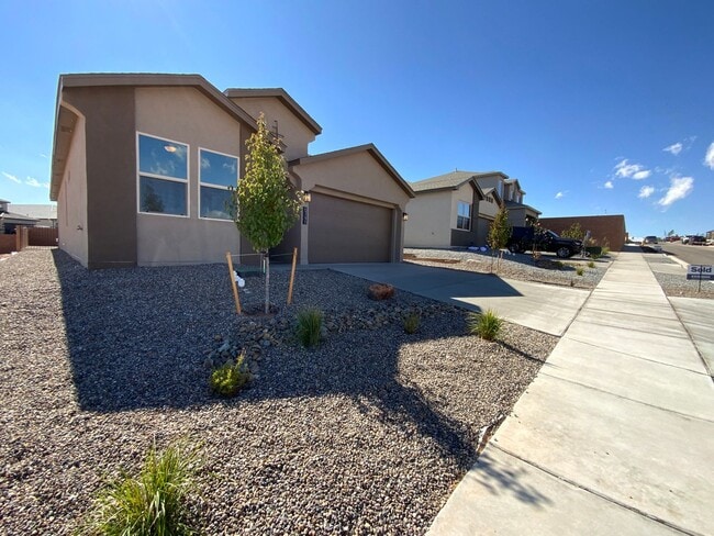 Foto del edificio - 3 Bedroom Single Story New Build in Lomas ...
