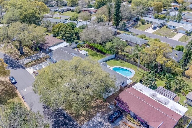 Foto del edificio - 1446 S Hillcrest Ave