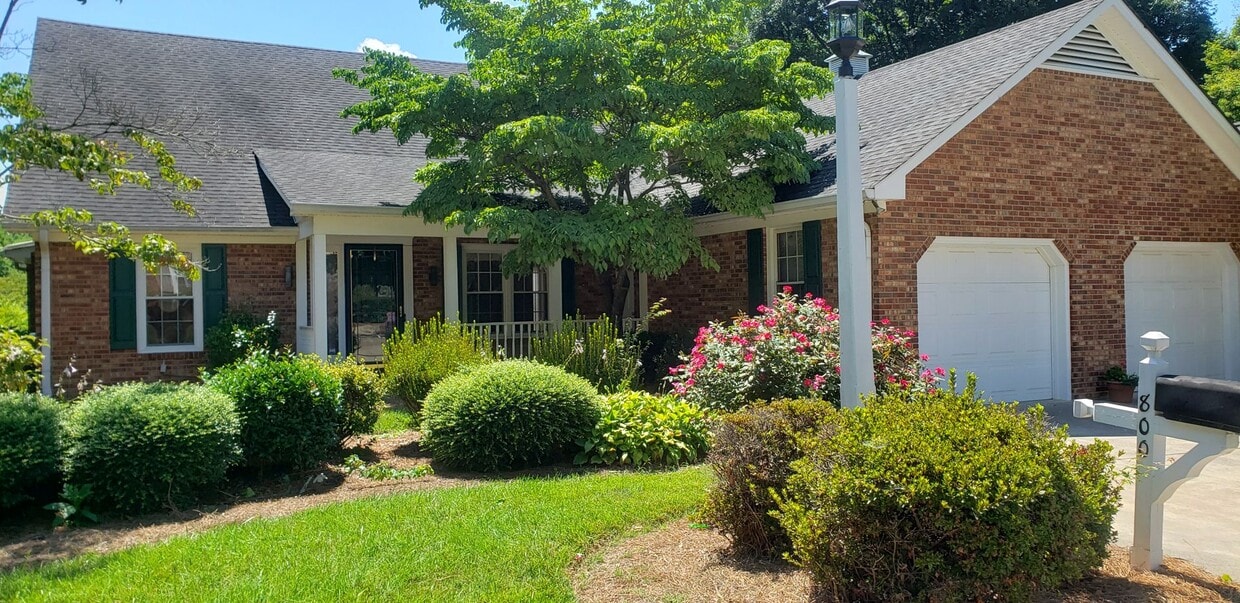 Primary Photo - 800 Buffington Ct