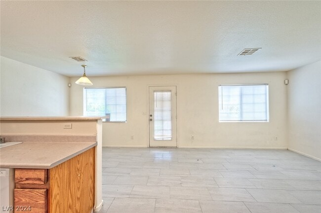 Building Photo - 2525 Sierra Bello Ave