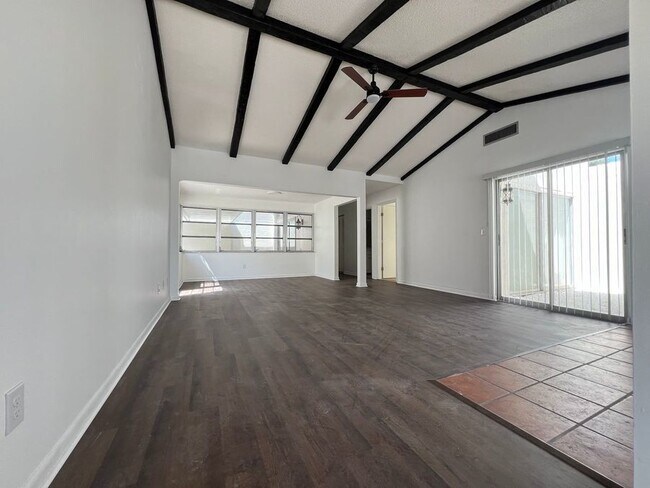 Foto del edificio - 151 Mariposa