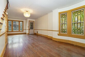 Building Photo - 273 S Hanover St