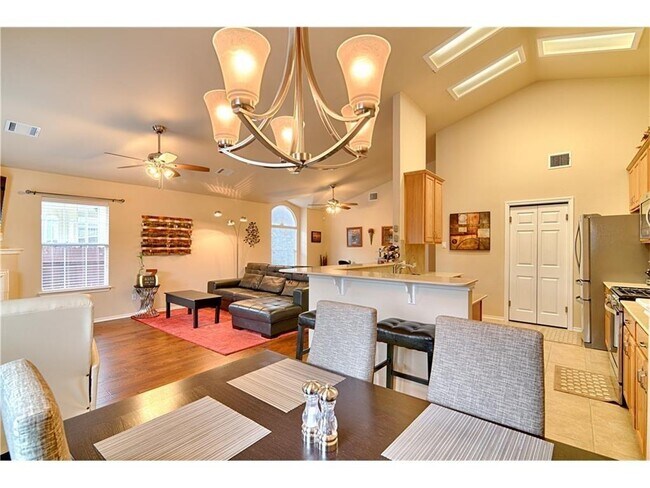 Foto del edificio - 3321 Tavistock Dr