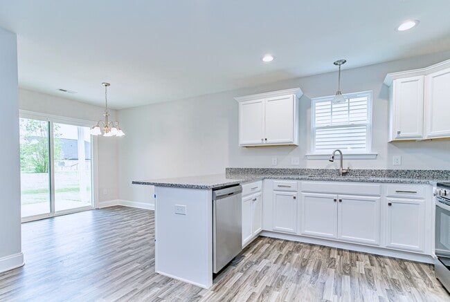 Building Photo - 819 Marple Pl