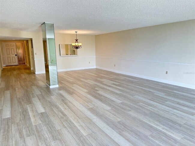 Building Photo - 6500 Sunset Way