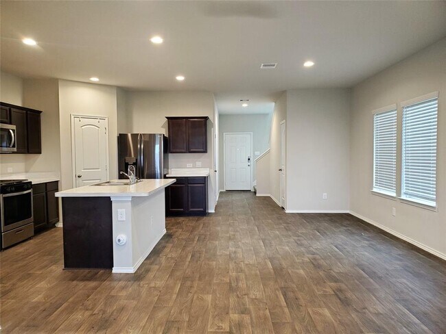 Foto del edificio - 2403 Heeney Pk Ln