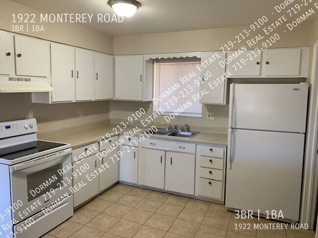 Building Photo - Great 3 Bedroom Pet Friendly Home