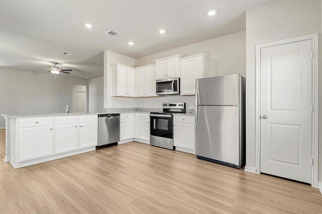Building Photo - 8210 Sunberry Shadow Dr