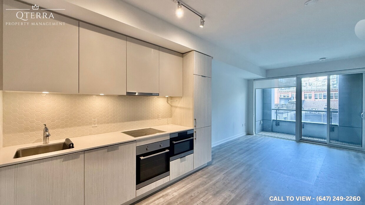 Primary Photo - 158 Front St E