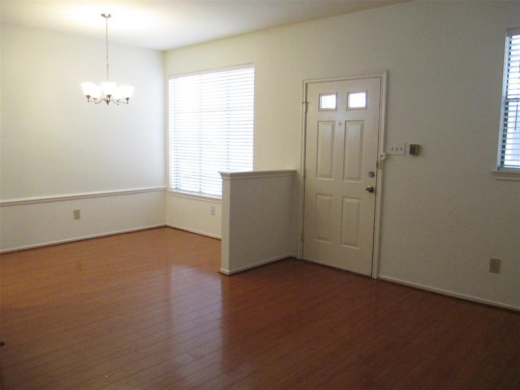 Primary Photo - 1103 Dulles Ave