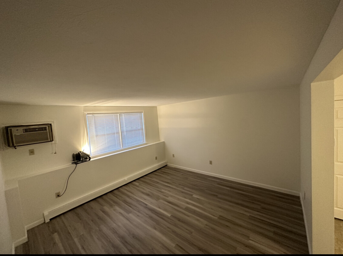 Living Room - 210 Circle Rd