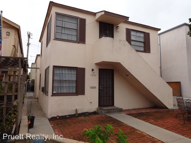 Building Photo - 737-739 Ensenada Ct