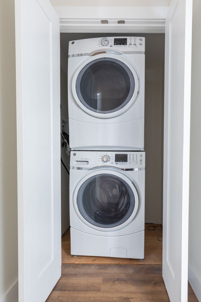 Foto del edificio - Huge 5 Bed each with their own Bathroom!