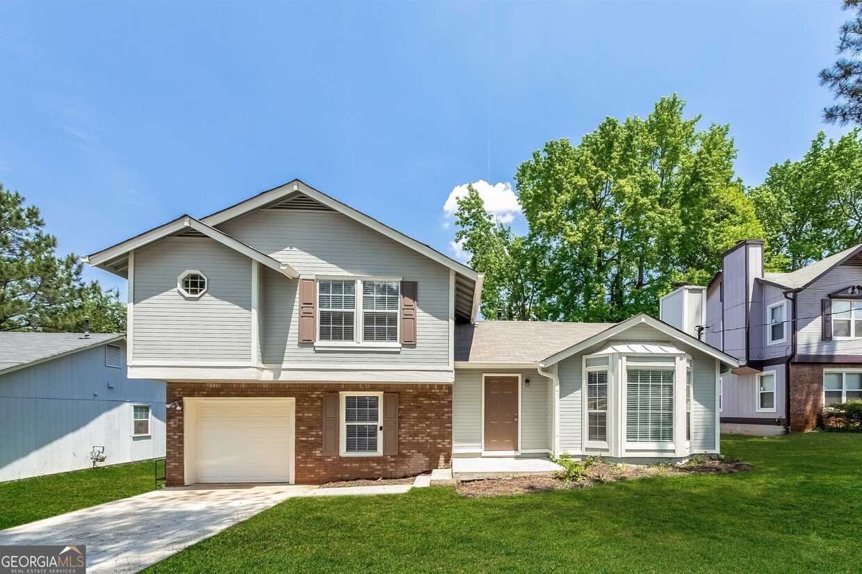 Foto principal - 2028 Marbut Forest Dr
