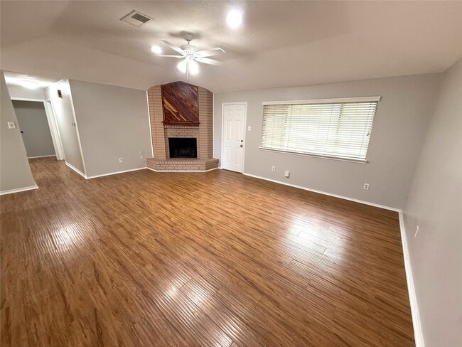 Foto del edificio - 13414 Wells River Dr