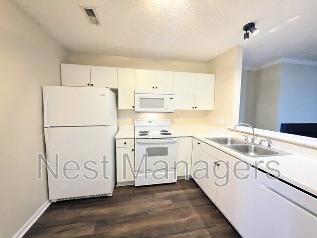 Foto del edificio - 302 Bubble Creek Ct