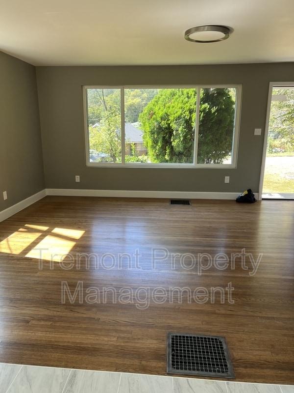 Foto del edificio - 5320 Central Ave