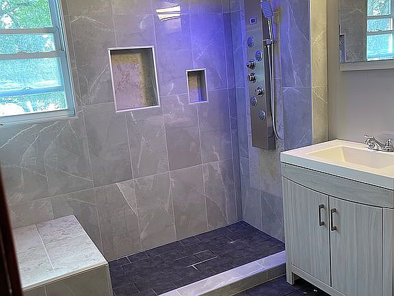 Building Photo - 127 Nashua St