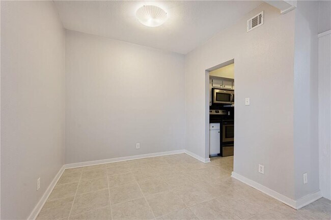 Building Photo - 1509 W 39th 1/2 St