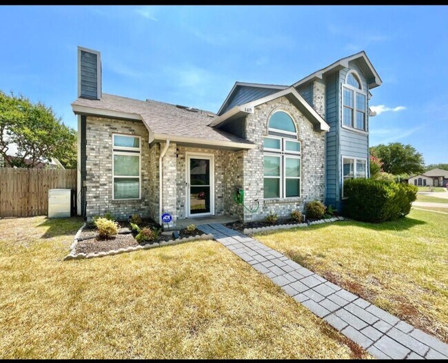 Foto del edificio - 6419 Valleybrooke Ct