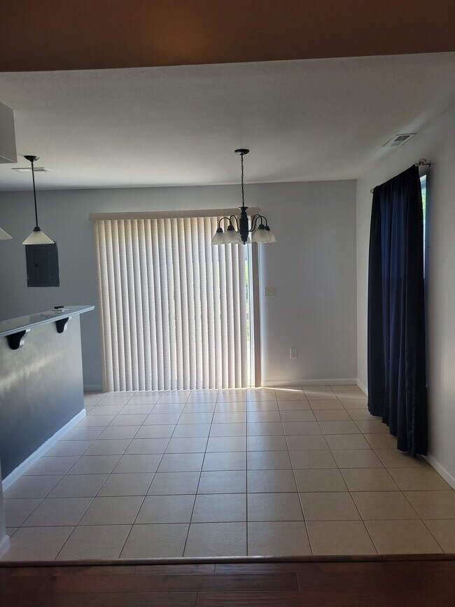 Building Photo - 2731 Shadow Ridge Plz