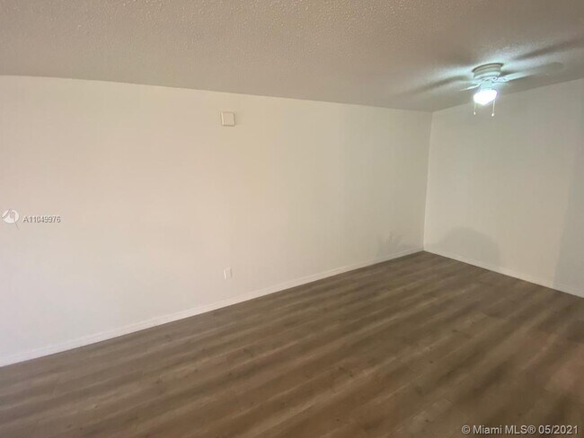 Building Photo - 8650 SW 149th Ave
