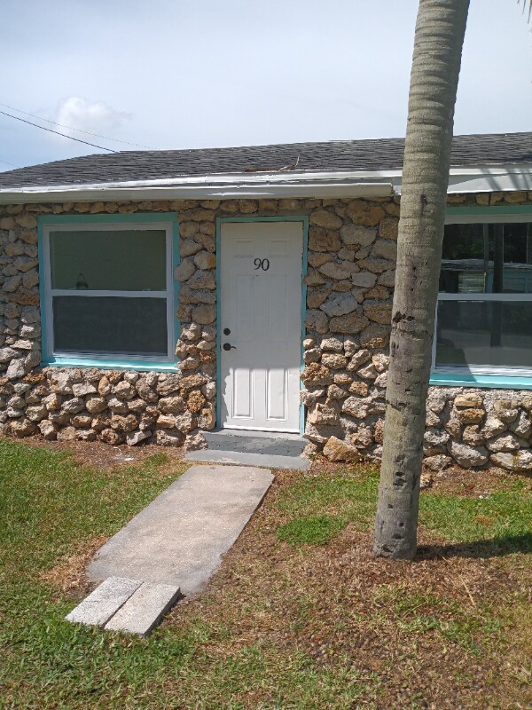 Foto del edificio - 1064 N Tamiami Trail