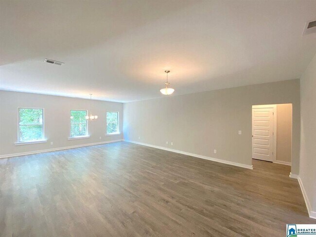 Foto del edificio - Wonderful One Level 3 bedroom/2 bathroom n...