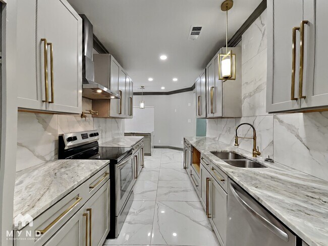 Foto del edificio - 5373 Solitaire Way