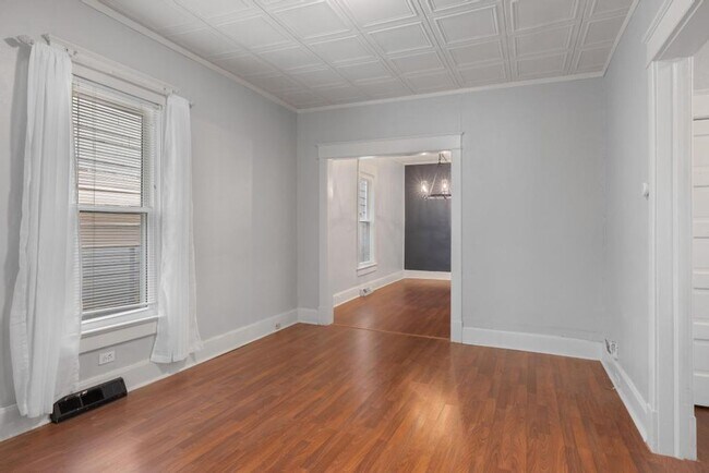 Foto del edificio - Charming 3-Bedroom Waldo Home with Porch Swing & Hardwood Floors