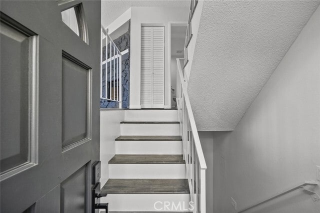Building Photo - 520 E Elmwood Ave