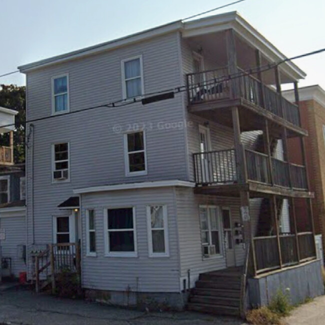 Building Photo - 942 Lisbon St