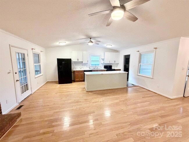 Building Photo - 115 Setter Ct
