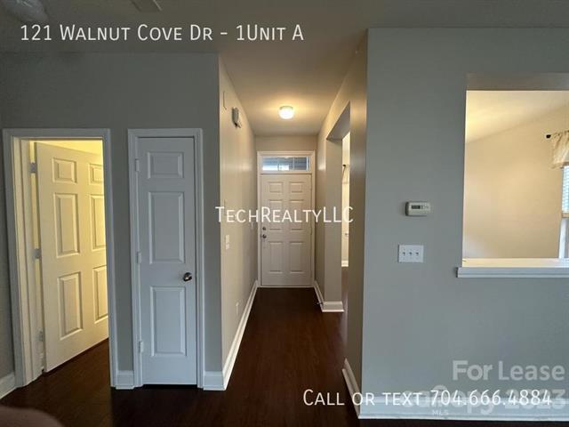 Building Photo - 121 Walnut Cove Dr
