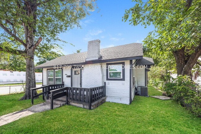 Foto del edificio - 1446 E Ann Arbor Ave