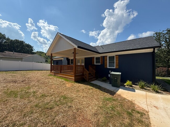 Foto del edificio - 725 Brookside Dr