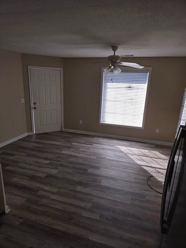 Building Photo - 1802 Teston Ln