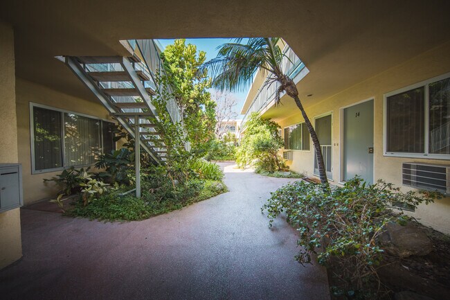 Foto del edificio - 3720 Motor Ave