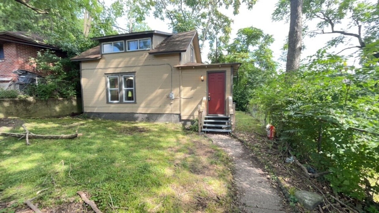 Primary Photo - 55 Forest Glen Ave