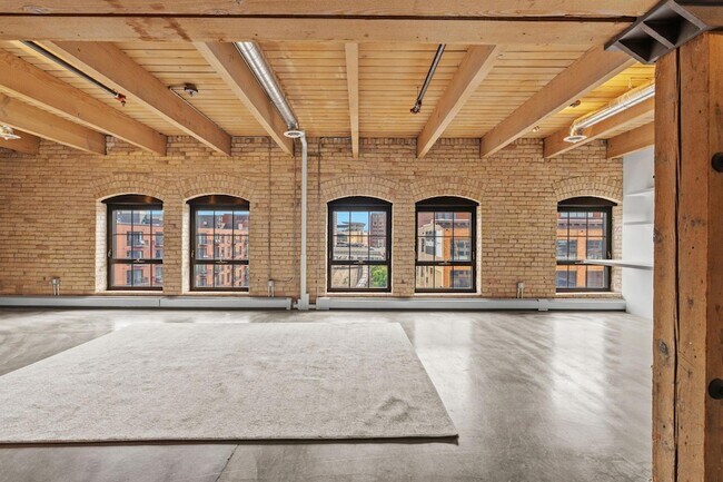 Foto del edificio - 404 N Washington Ave