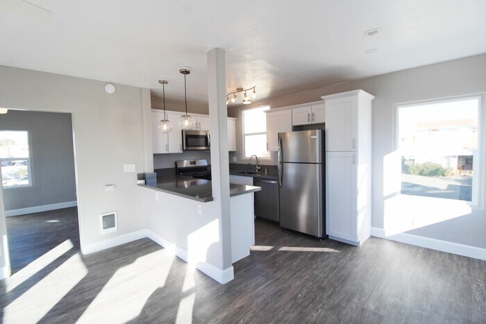 Primary Photo - View DAILY B4 6:30PM| JUST LISTED| 1b1b Av...