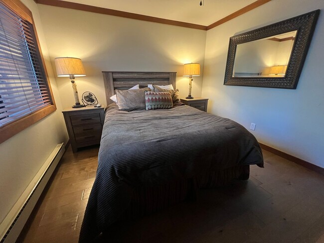 Foto del edificio - Nicely Remodeled Fully Furnished Condo