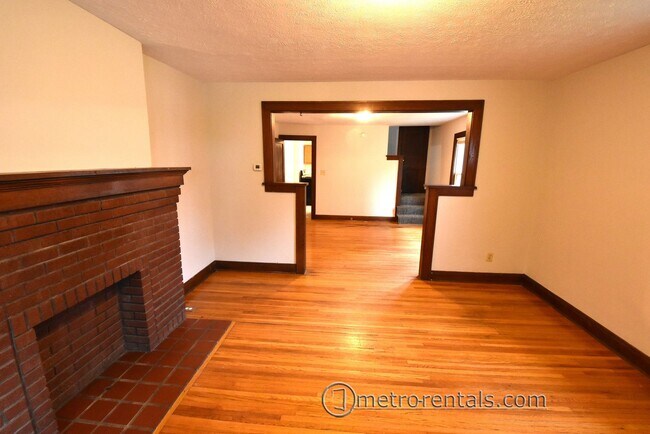 Foto del edificio - 238-240 W Pacemont Road