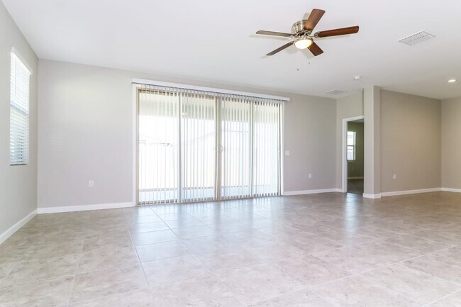 Foto del edificio - 30860 W Catalina Drive