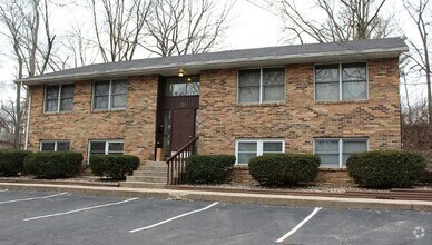 Building Photo - 130 S Clarendon St