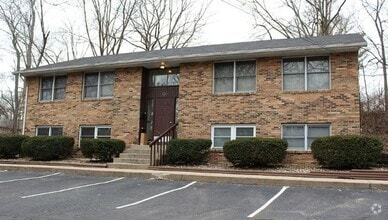 Building Photo - 130 S Clarendon St