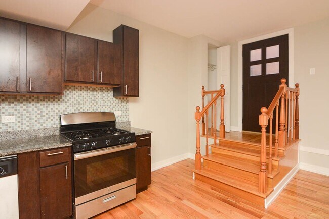 Foto del edificio - 2915 N Mildred Ave